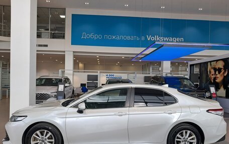 Toyota Camry, 2018 год, 2 447 000 рублей, 10 фотография