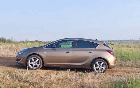 Opel Astra J, 2013 год, 980 000 рублей, 14 фотография