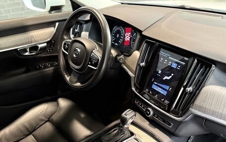 Volvo V90 Cross Country I рестайлинг, 2021 год, 4 000 000 рублей, 10 фотография