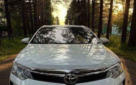 Toyota Camry, 2017 год, 2 360 000 рублей, 6 фотография