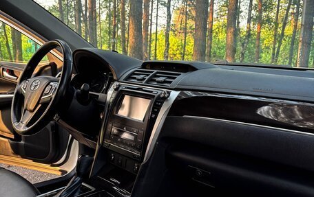 Toyota Camry, 2017 год, 2 360 000 рублей, 26 фотография