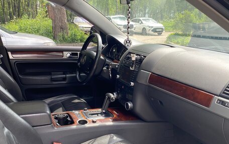 Volkswagen Touareg III, 2005 год, 1 000 000 рублей, 9 фотография