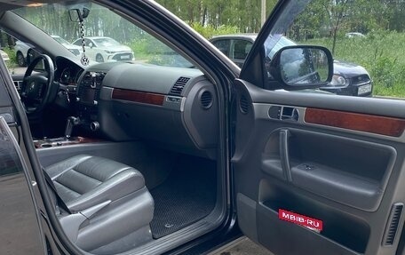 Volkswagen Touareg III, 2005 год, 1 000 000 рублей, 7 фотография