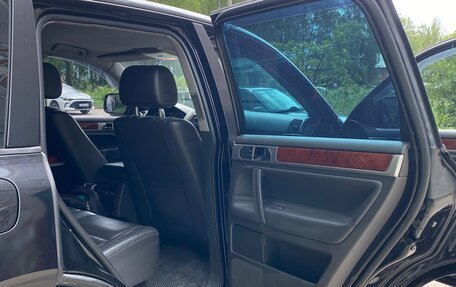 Volkswagen Touareg III, 2005 год, 1 000 000 рублей, 12 фотография