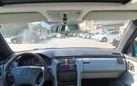 Mercedes-Benz E-Класс, 1996 год, 420 000 рублей, 2 фотография
