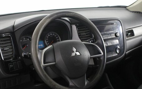 Mitsubishi Outlander III рестайлинг 3, 2012 год, 1 199 000 рублей, 13 фотография