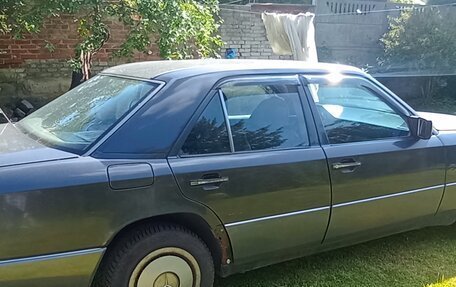 Mercedes-Benz E-Класс, 1993 год, 285 000 рублей, 3 фотография