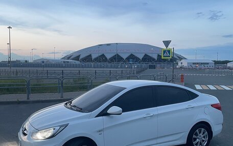 Hyundai Solaris II рестайлинг, 2012 год, 750 000 рублей, 3 фотография