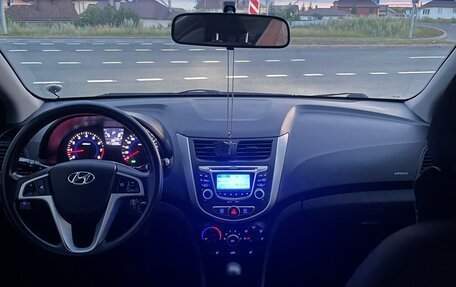 Hyundai Solaris II рестайлинг, 2012 год, 750 000 рублей, 11 фотография