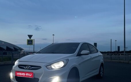 Hyundai Solaris II рестайлинг, 2012 год, 750 000 рублей, 2 фотография