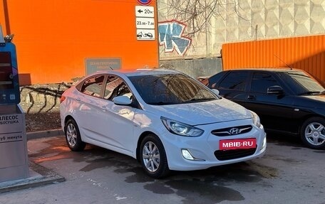 Hyundai Solaris II рестайлинг, 2012 год, 750 000 рублей, 14 фотография