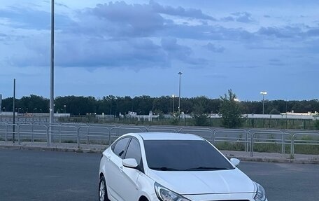 Hyundai Solaris II рестайлинг, 2012 год, 750 000 рублей, 13 фотография
