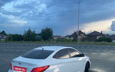 Hyundai Solaris II рестайлинг, 2012 год, 750 000 рублей, 5 фотография