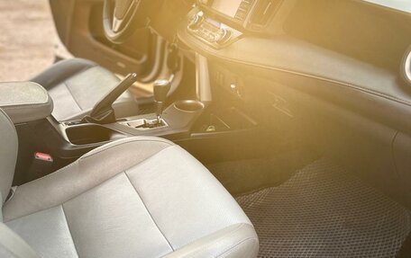 Toyota RAV4, 2013 год, 1 900 000 рублей, 18 фотография