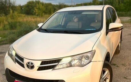 Toyota RAV4, 2013 год, 1 900 000 рублей, 10 фотография