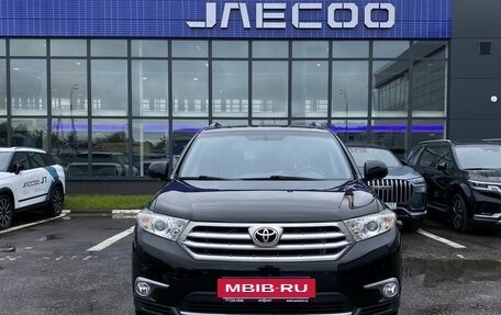 Toyota Highlander III, 2012 год, 2 249 000 рублей, 2 фотография