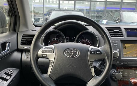 Toyota Highlander III, 2012 год, 2 249 000 рублей, 24 фотография