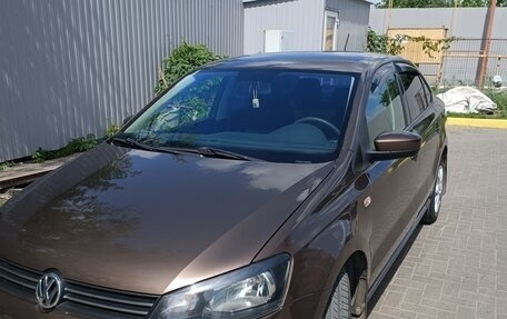 Volkswagen Polo VI (EU Market), 2015 год, 920 000 рублей, 2 фотография