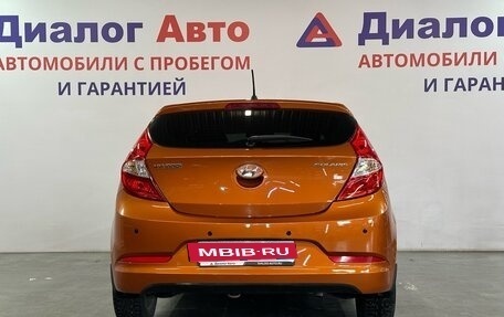 Hyundai Solaris II рестайлинг, 2015 год, 1 000 000 рублей, 4 фотография