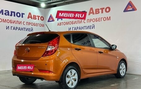 Hyundai Solaris II рестайлинг, 2015 год, 1 000 000 рублей, 3 фотография
