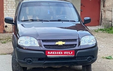 Chevrolet Niva I рестайлинг, 2015 год, 720 000 рублей, 2 фотография
