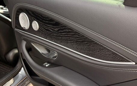 Mercedes-Benz E-Класс, 2019 год, 3 800 000 рублей, 4 фотография