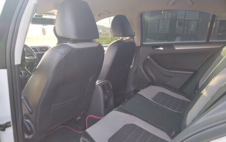 Volkswagen Jetta VI, 2011 год, 780 000 рублей, 2 фотография