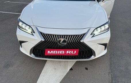 Lexus ES VII, 2018 год, 4 000 000 рублей, 24 фотография
