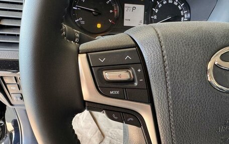 Toyota Land Cruiser Prado 150 рестайлинг 2, 2022 год, 5 700 000 рублей, 14 фотография
