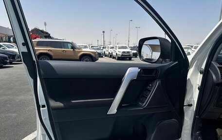 Toyota Land Cruiser Prado 150 рестайлинг 2, 2022 год, 5 700 000 рублей, 21 фотография