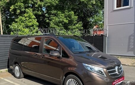 Mercedes-Benz V-Класс, 2017 год, 5 100 000 рублей, 2 фотография