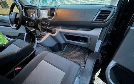 Opel Zafira Life I, 2019 год, 2 500 000 рублей, 4 фотография