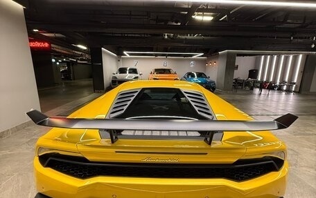 Lamborghini Huracán, 2017 год, 23 000 000 рублей, 9 фотография