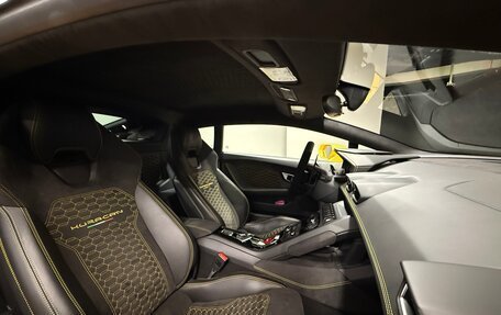 Lamborghini Huracán, 2017 год, 23 000 000 рублей, 12 фотография