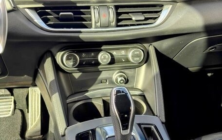 Alfa Romeo Stelvio, 2020 год, 3 340 000 рублей, 22 фотография