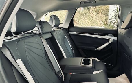 Geely Atlas, 2024 год, 4 017 190 рублей, 21 фотография