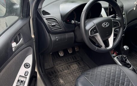 Hyundai Solaris II рестайлинг, 2011 год, 795 000 рублей, 3 фотография
