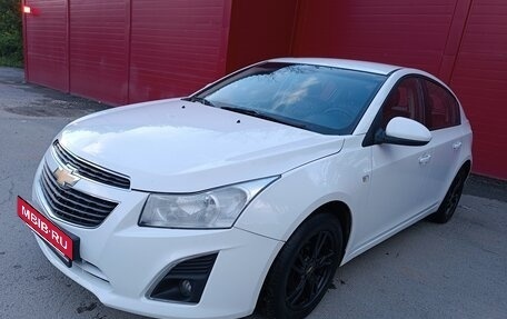 Chevrolet Cruze II, 2013 год, 689 000 рублей, 2 фотография
