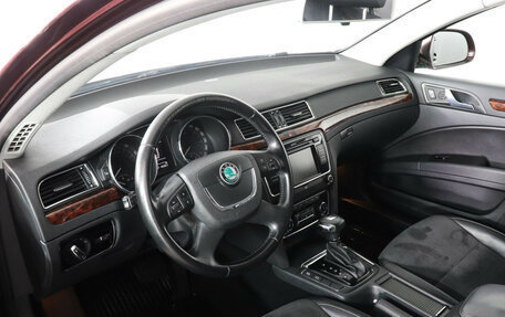 Skoda Superb III рестайлинг, 2012 год, 1 049 000 рублей, 9 фотография