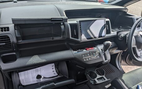 Honda Stepwgn IV, 2014 год, 1 830 000 рублей, 14 фотография