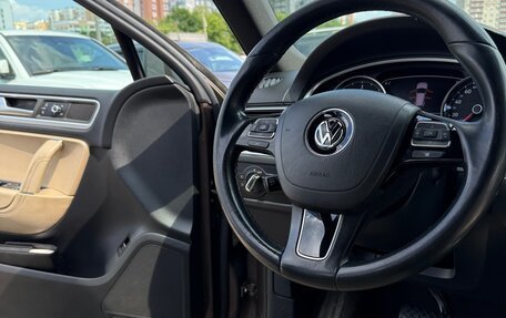 Volkswagen Touareg III, 2011 год, 2 000 000 рублей, 23 фотография