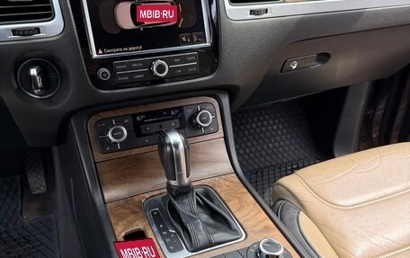 Volkswagen Touareg III, 2011 год, 2 000 000 рублей, 24 фотография