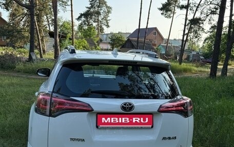 Toyota RAV4, 2018 год, 2 500 000 рублей, 4 фотография