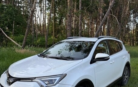 Toyota RAV4, 2018 год, 2 500 000 рублей, 2 фотография