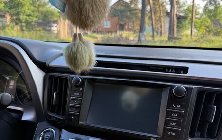Toyota RAV4, 2018 год, 2 500 000 рублей, 10 фотография