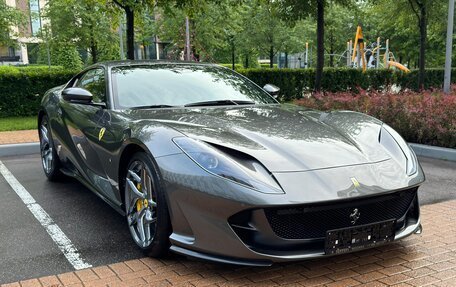 Ferrari 812, 2020 год, 31 000 000 рублей, 10 фотография