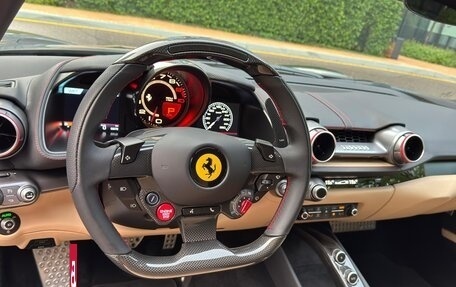 Ferrari 812, 2020 год, 31 000 000 рублей, 27 фотография