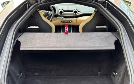 Ferrari 812, 2020 год, 31 000 000 рублей, 40 фотография