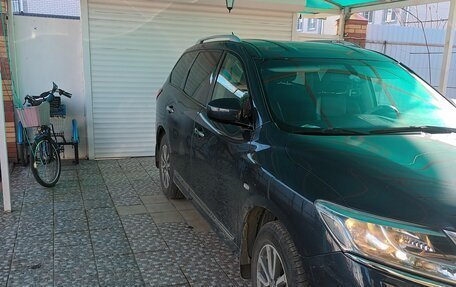 Nissan Pathfinder, 2017 год, 2 000 000 рублей, 2 фотография