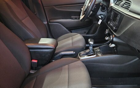 KIA Rio IV, 2021 год, 1 525 000 рублей, 13 фотография